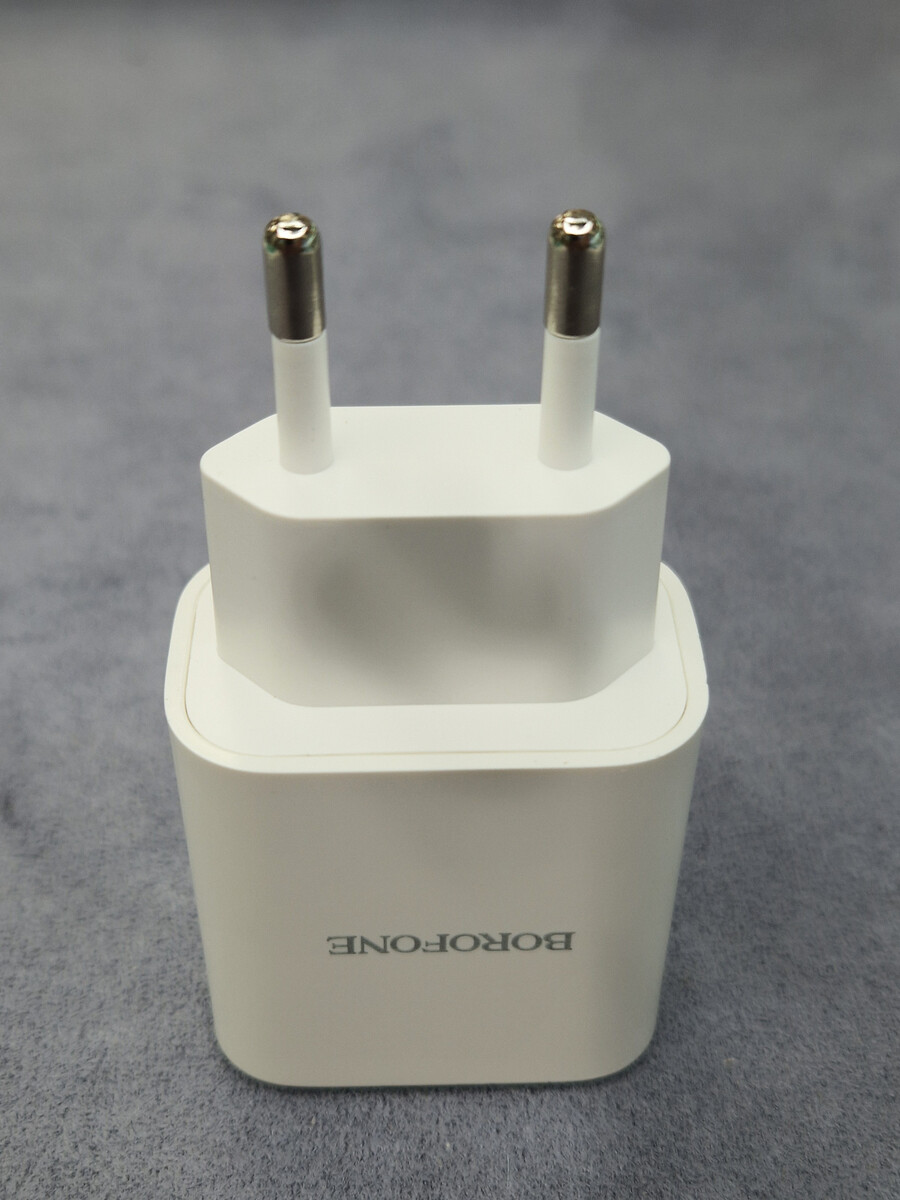 Кликните для увеличения изображения Сетевая зарядка Borofone BA81A PD3.0 Type-C порт 20W белая, изображение 3