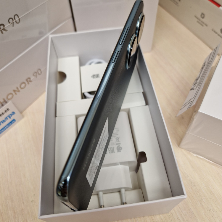 Кликните для увеличения изображения Honor 90 12/512Gb Emerald Green REA-NX9 RU (EAC), изображение 6