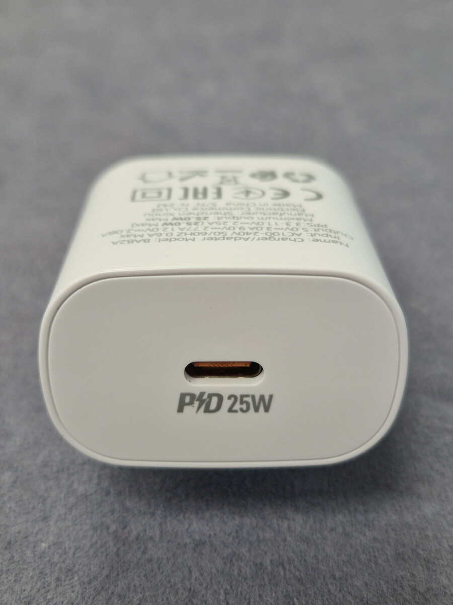 Кликните для увеличения изображения Сетевая зарядка Borofone BA82A Platinum Type-C порт 25W PD3.0 25W белая, изображение 2