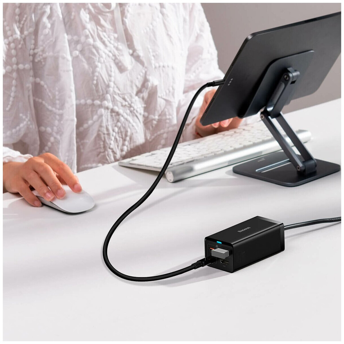 Кликните для увеличения изображения Сетевая зарядка Baseus GaN5 Pro Desktop Fast Charger CCGP110201 1USB+2PD+HDMI Max 67W Black, изображение 3