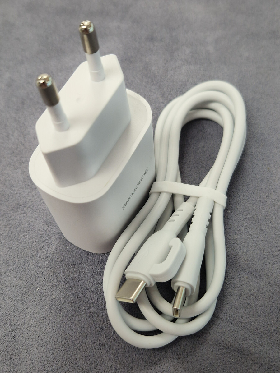 Кликните для увеличения изображения Сетевая зарядка Borofone BA82A Platinum Type-C порт 25W White + кабель Type-C PD, изображение 4